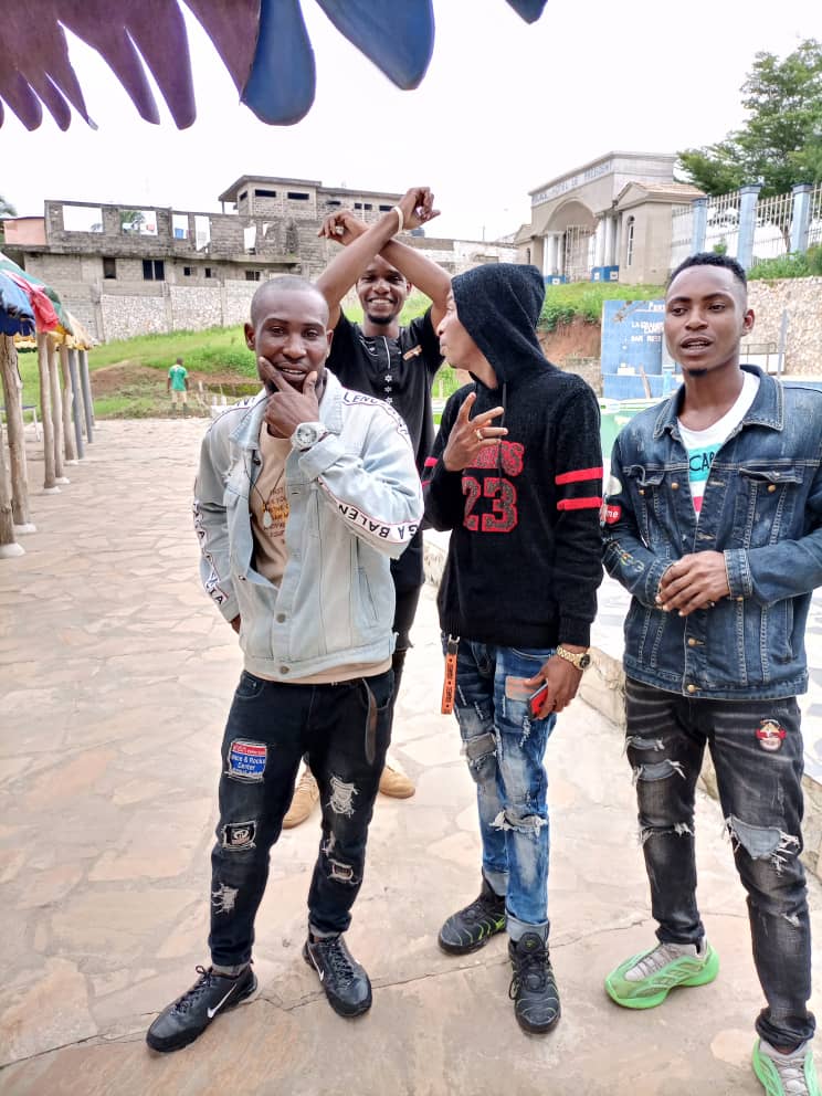 najdsource's tweet photo. #Freshboiye 
#portnovo #happy squad. https://t.co/BW68uztipu