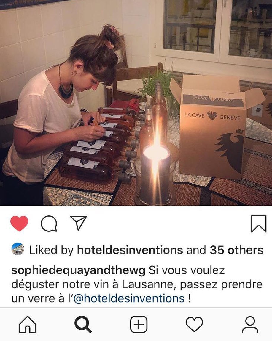 HotelInventions's tweet photo. Nous avons reçu le nouveau cuvéé "New Dawn" signé par nos amis et musiciens très talentueux - Sophie De Quay and the WaveGuards 🎵! Cette édition spéciale est réalisée en édition très limitée - N'attendez pas et profitez 🍷 😊🤗❤️! @SophieDeQuay @hepgroup https://t.co/Uh82Jryg70