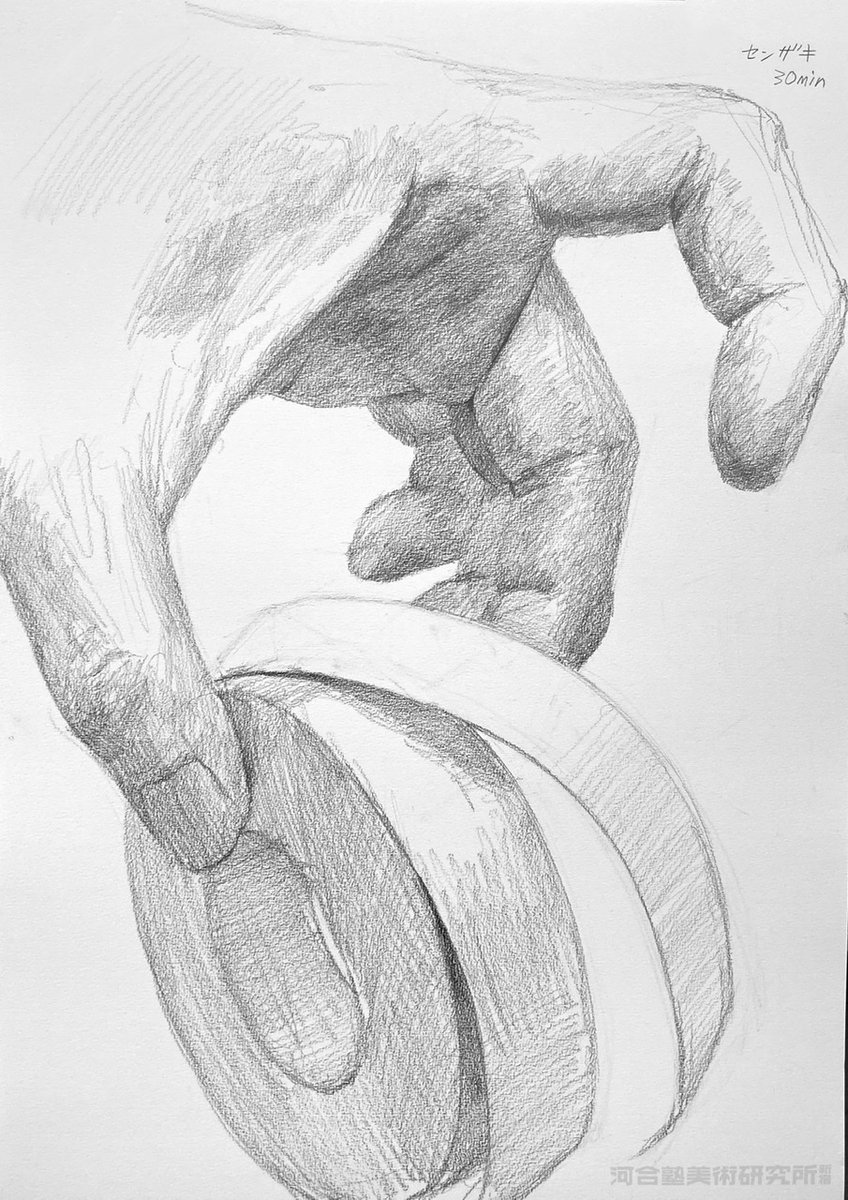 デザイン・工芸】 講師の先崎です。 授業内で石膏デッサン、手の