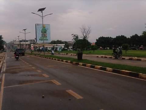 CouncilLira's tweet photo. The Evening in #LiraMunicipality along #OboteAvenue after a heavy downpour. We are going to work on some roads such as #BoundaryRoad, #OlwolRoad, #NoteBerRoad, #WonNyaciRoad among others to this standard using the #USMID funds from the World Bank. Moving towards #City Status. https://t.co/RqllutyLX5