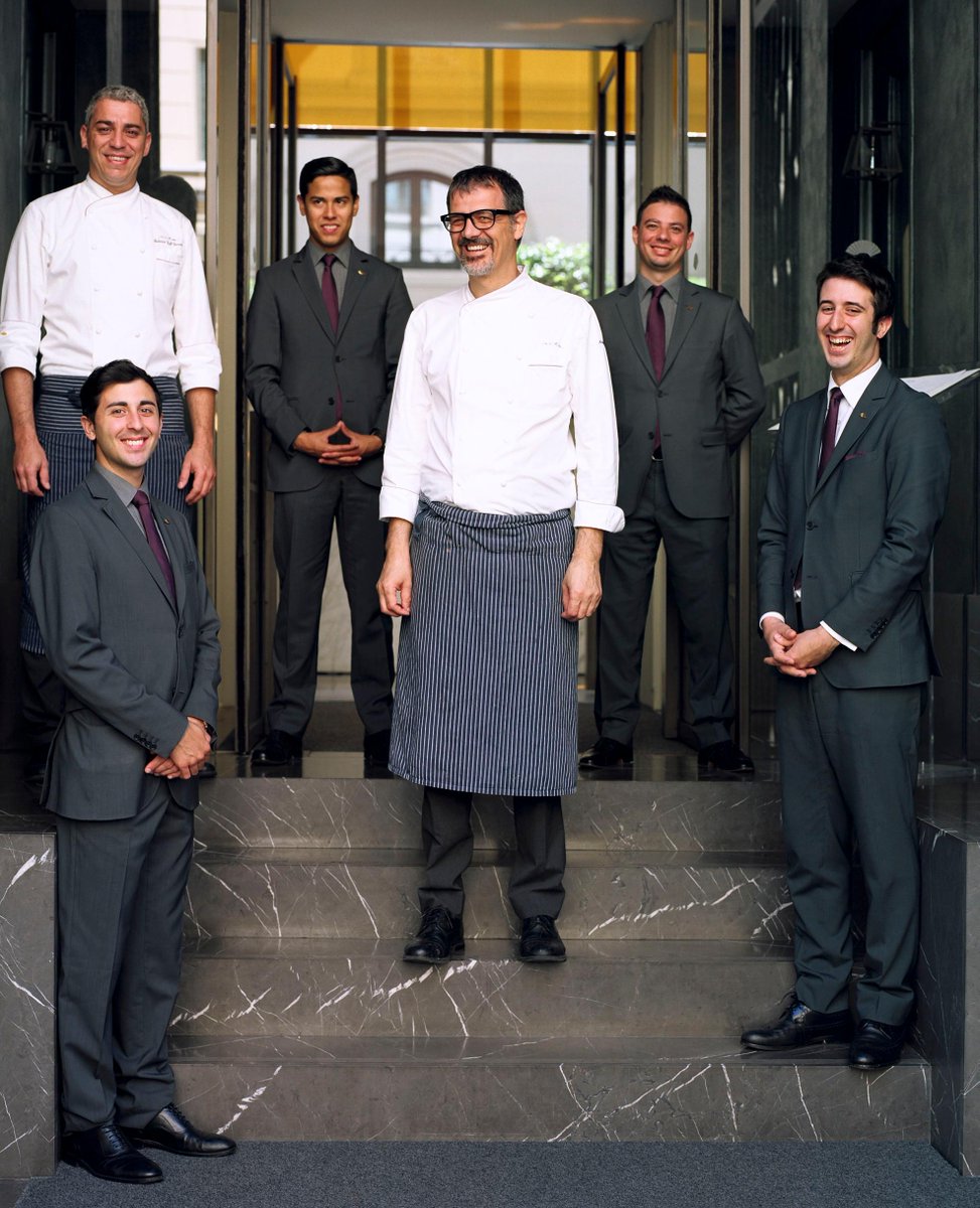 MO_MLN's tweet photo. Chef Antonio Guida, Chef Federico Dell'Omarino e il team di sala del ristorante Seta vi aspettano dal martedi al sabato, dalle 19:30 alle 22:30
Per informazioni e prenotazioni: 02 - 87318888 https://t.co/XBcBdxrmTb