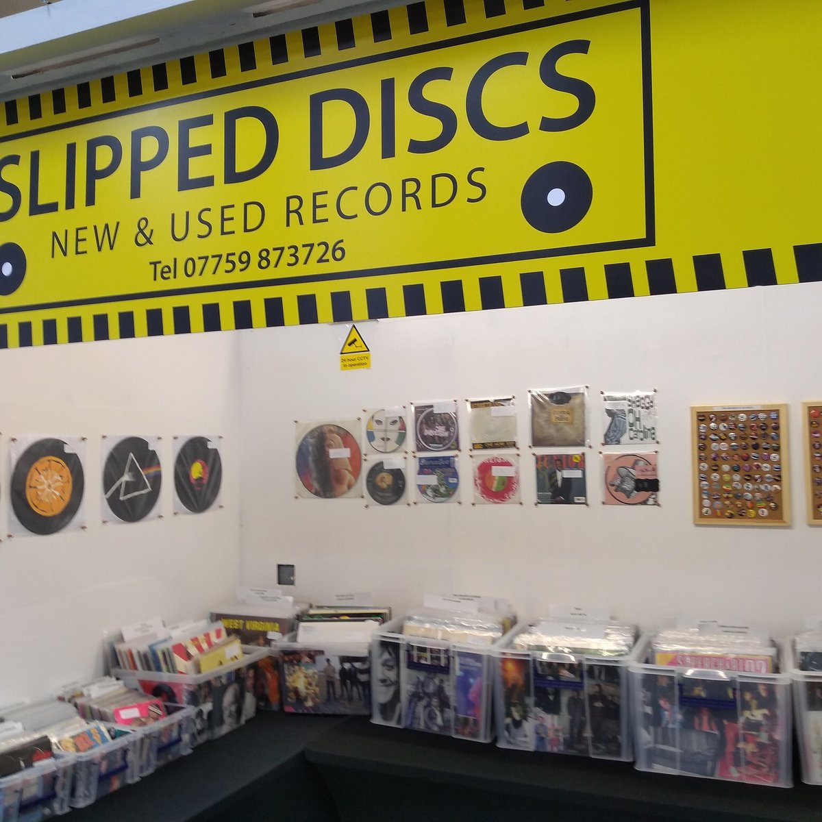 Well what a first week last week was.
I had a celebrity first customer.a couple of my ex army mates came down and a couple of ex work mates also.
I also had some great customers with a vast and mixed knowledge on music.
I also aquired some new stock from a lovely lady.