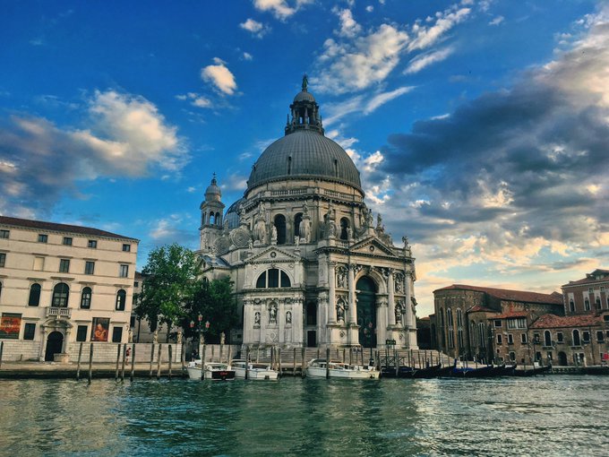 Some photos from Italy. 🇮🇹 going back home today. ❤️ https://t.co/bWeoTOG5gJ