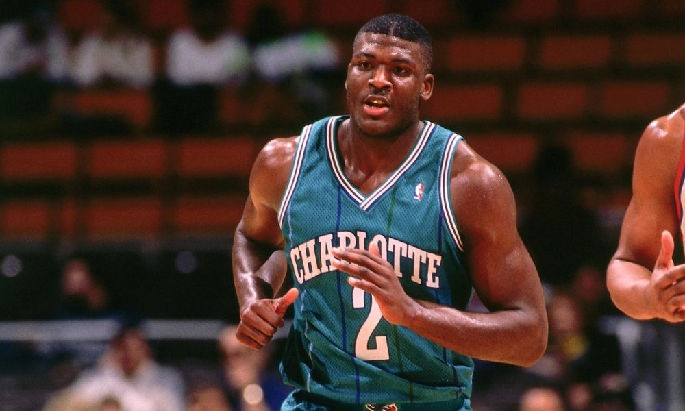 1992 ROTY - Larry Johnson.1992 ROTY Stats: 19.2pts, 11rbd, 3.6ast, 1stl, 0.6blk. 49 FG%, 22.7 3P%, 82.9 FT%.Another Power Forward who is forgotten about due to the sheer depth in the low block in his era. Johnsonat 6'6 proved key for Charlotte then New York.