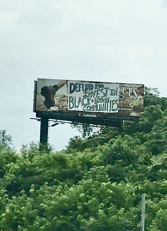 UnapologtikB's tweet photo. Spotted in #knoxville #Tennessee #DefundThePolice #defendpeople https://t.co/WgH2ahXtmG