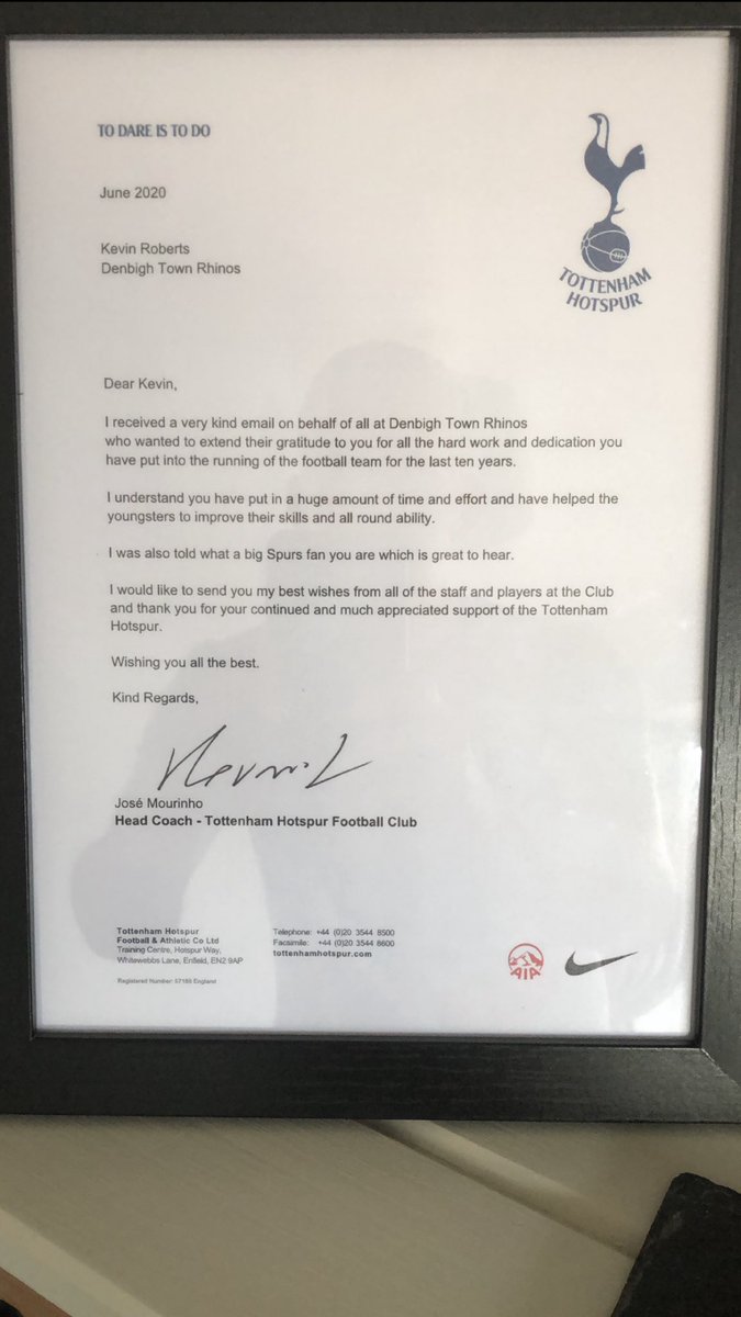 TownDenbigh's tweet photo. Words from our coach @KevRDinbych 

Lovely touch from @DaiDavies23 👏👏 https://t.co/ewc2YIQ0Ke