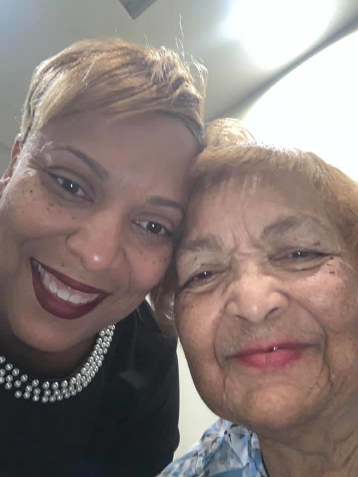 LCMyers1's tweet photo. My mom has been a constant support in my life. She encouraged me to pursue educational excellence, protected me from “bullies” and is my biggest cheerleader &amp; critic. Time has weathered her &amp; she’s still always there to give me unconditional love and be my umbrella in the rain.❤️ https://t.co/NztLs0pkh9