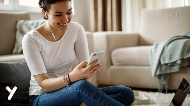 Anna73211230's tweet photo. Want your finances to bring a smile to your face? Then #GetYolt! Our app can give you your money's big picture, show you where you could afford to cut back and even help you save! Now, that's what we call a smart-thinking money app. https://t.co/BxS1a0NSNU