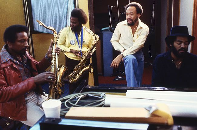 Pavimentación regla Cooperativa Barney Hurley on Twitter: "Don Myrick, Louis Satterfield & Rahmlee Michael Davis of The Phenix Horns with the late, great Maurice White (Earth, Wind & Fire's 'All 'n All' recording sessions, Hollywood Pavimentación regla Cooperativa Barney Hurley on Twitter: "Don Myrick, Louis Satterfield & Rahmlee Michael Davis of The Phenix Horns with the late, great Maurice White (Earth, Wind & Fire's 'All 'n All' recording sessions, Hollywood