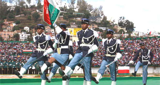 FlyttAgency's tweet photo. #FlyttStory : C'est la #Fête nationale à #Madagascar ! 🇲🇬
Les #Malgaches fêtent l'indépendance de leur #île vis-à-vis de la #France, acquise le 26 juin 1960.
#Histoire #Culture #Travel #madagascarcure #Tourism https://t.co/XDPHbufqou