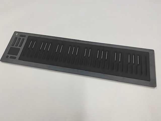 shima_sendai's tweet photo. 【デジタル中古】ROLIのSeaboard RISE 49中古が入荷！通常の鍵盤と違ったサウンドコントローラーが可能！
https://t.co/5GO0DSUJZO

#ROLI
#Seaboard
#Rise49
#デジタル中古
#島村楽器仙台ロフト店 https://t.co/1EEb38KmVC