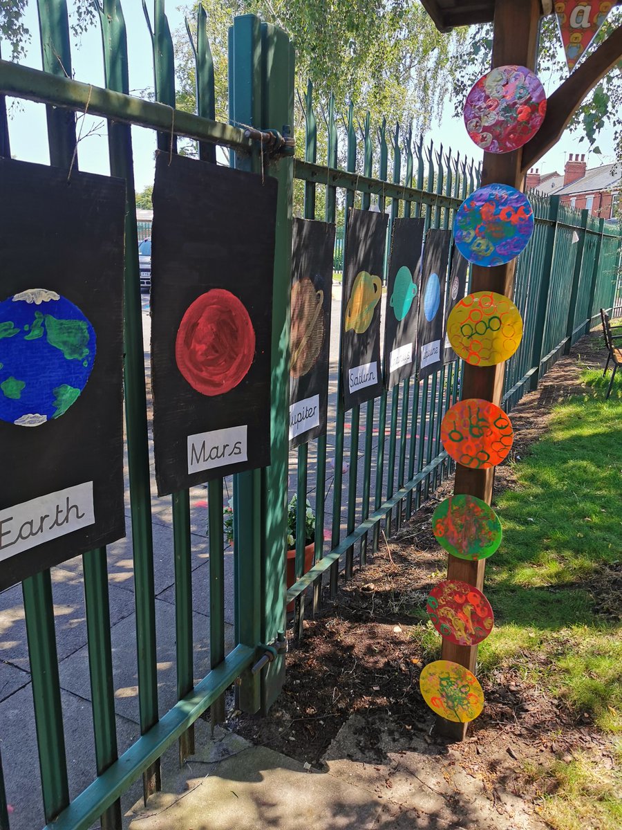 BambooRoomBK's tweet photo. Our Class Family ❤️
...hello from us! Just to share our amazing outdoor area. Last week we explored Space🪐🌌 and this week we are exploring Mini Beasts 🕷️🐛🦋🌿 https://t.co/FBAiw4IIVB