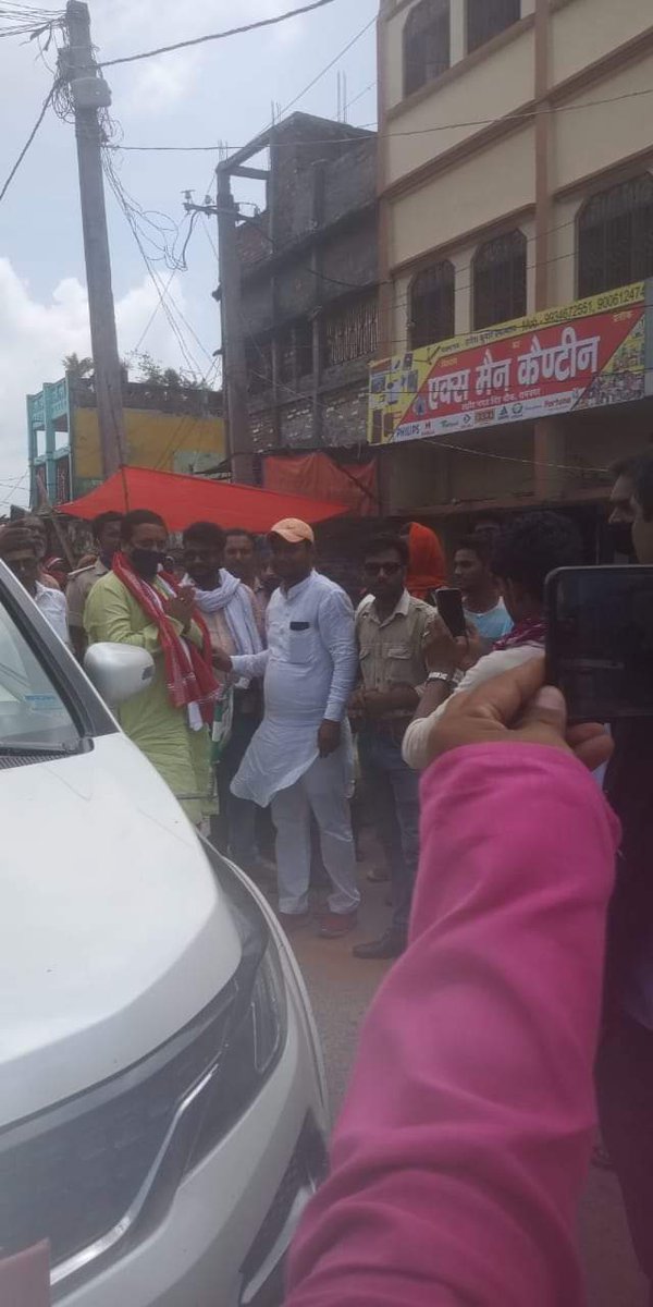 sunilkushwahaMP's tweet photo. वाल्मीकिनगर लोकसभा क्षेत्र भ्रमण अंतर्गत आज रामनगर में जनसंपर्क कर जनता का आशिर्वाद लिया। https://t.co/PAE0JfK7qO