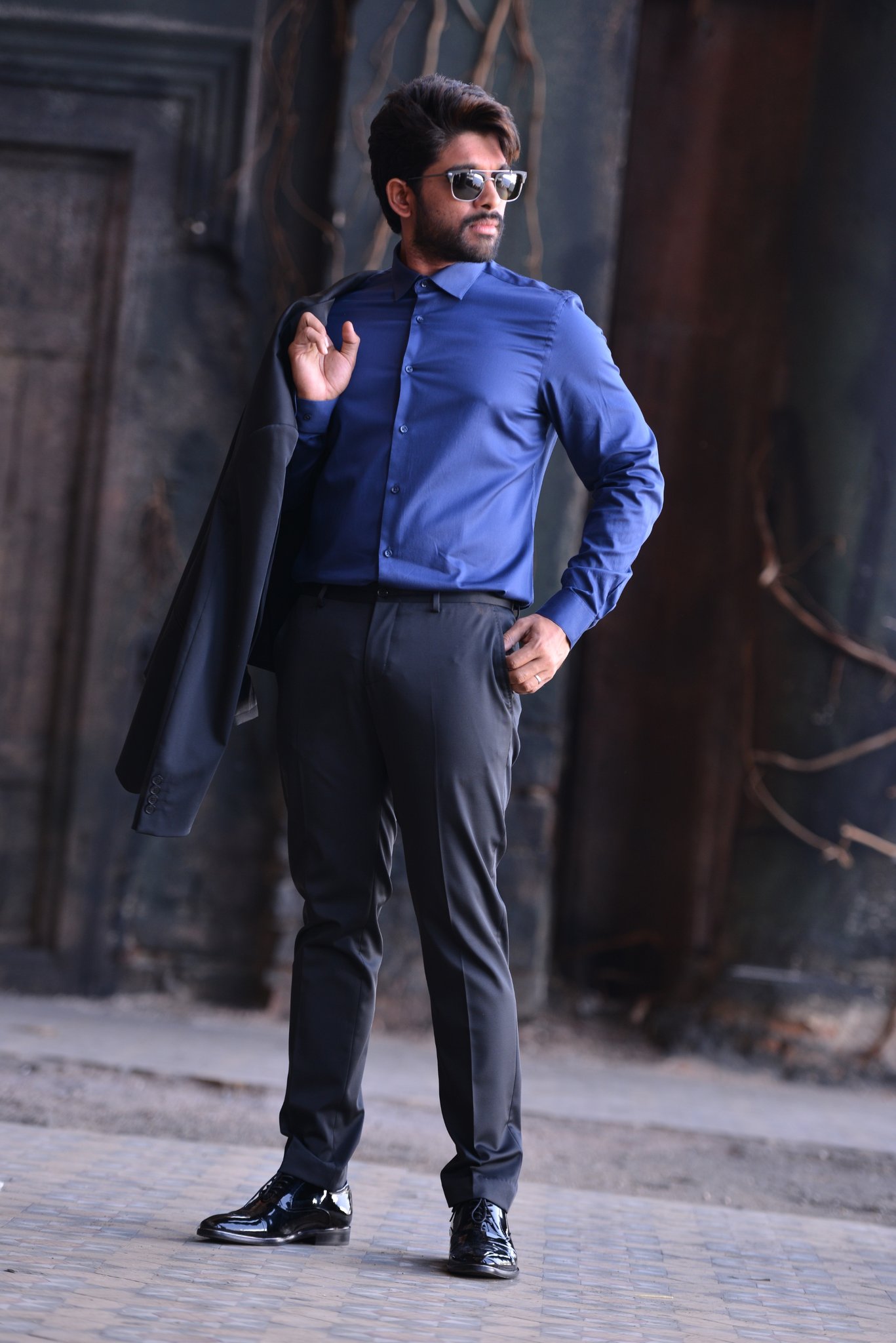 Allu arjun stylish dress photos 2025