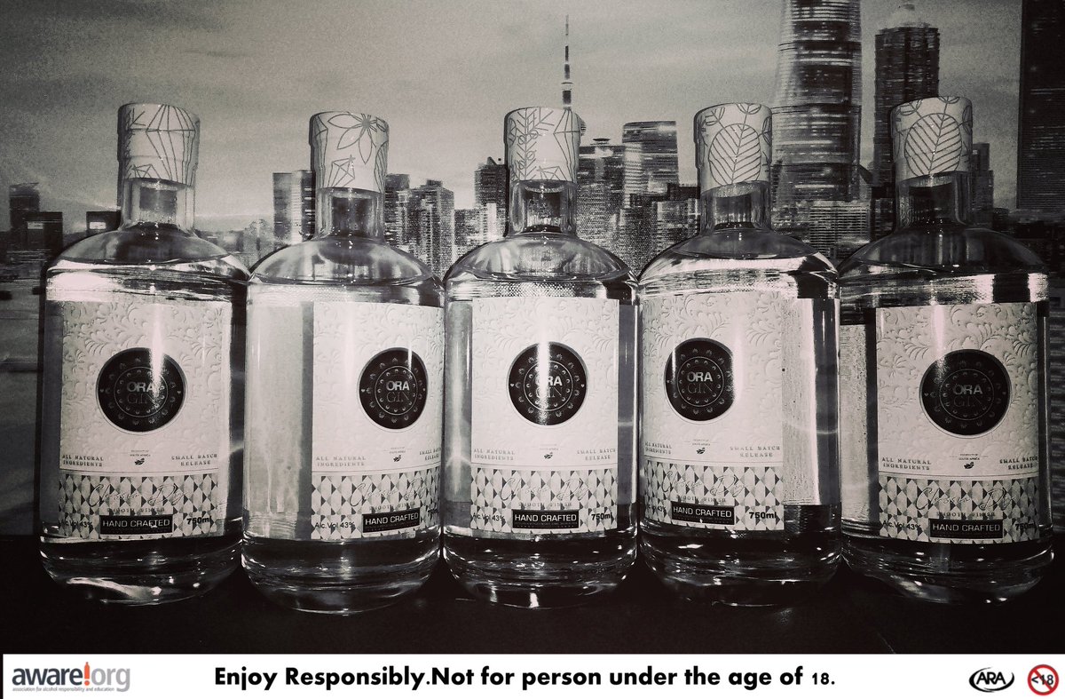 ora_gin's tweet photo. Ora Gin is a classic Hand Crafted Cape Dry Gin and a refreshing smooth finish, small batch that makes for one's thirst quenching a G&amp;T or Martini at home 🍹🍸
#OraGinSA #classicdrygin #drinkgin #drinklocal #EnjoyResponsibly #drinkresponsibly #welovegin #handcrafted #smoothfinish https://t.co/oAFeJf8pNS