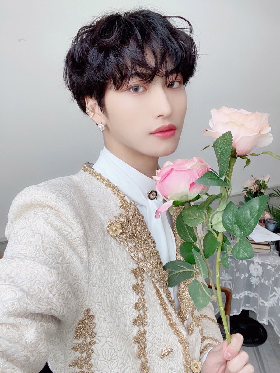 AtinyUnion's tweet photo. ATINY's please support seonghwa and send him love since Seonghwa got injured during a dance lesson !!
It's a minor injury but he will not be participating in the stage of KCON:TACT and will just attend the Meet &amp; Greet !!

- take your time to heal ❤️
#GetWellSoonSeonghwa https://t.co/l61MzS6f5p