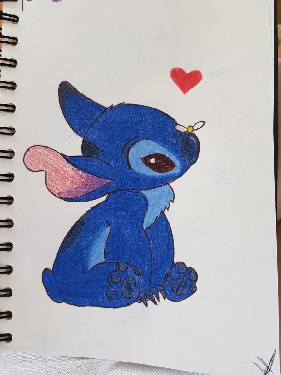 Had really bad artist block lately and I dont know what to draw at all ;-; So I drew my favourite character and added a lil bee, any ideas on what else to draw? #disneysketch #stitch #drawing #drawingsketch