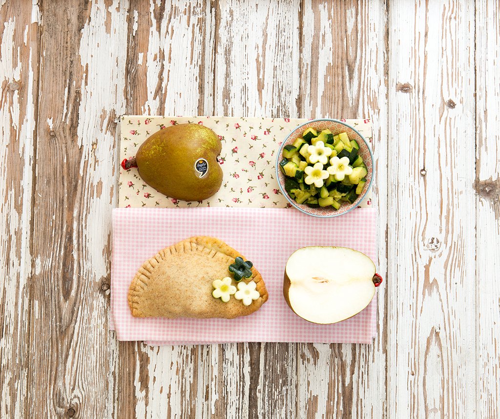 perangelys's tweet photo. 🌼😍 Ricetta d'autore: calzoni al forno con pere #Angélys e stracchino, ideali per una cena all'insegna del buon gusto. Ne sentite già il profumo? Scoprite la #ricetta di @Ficoeuva sul nostro sito web: https://t.co/Awo8NMcoMi https://t.co/5f50GDPZeD