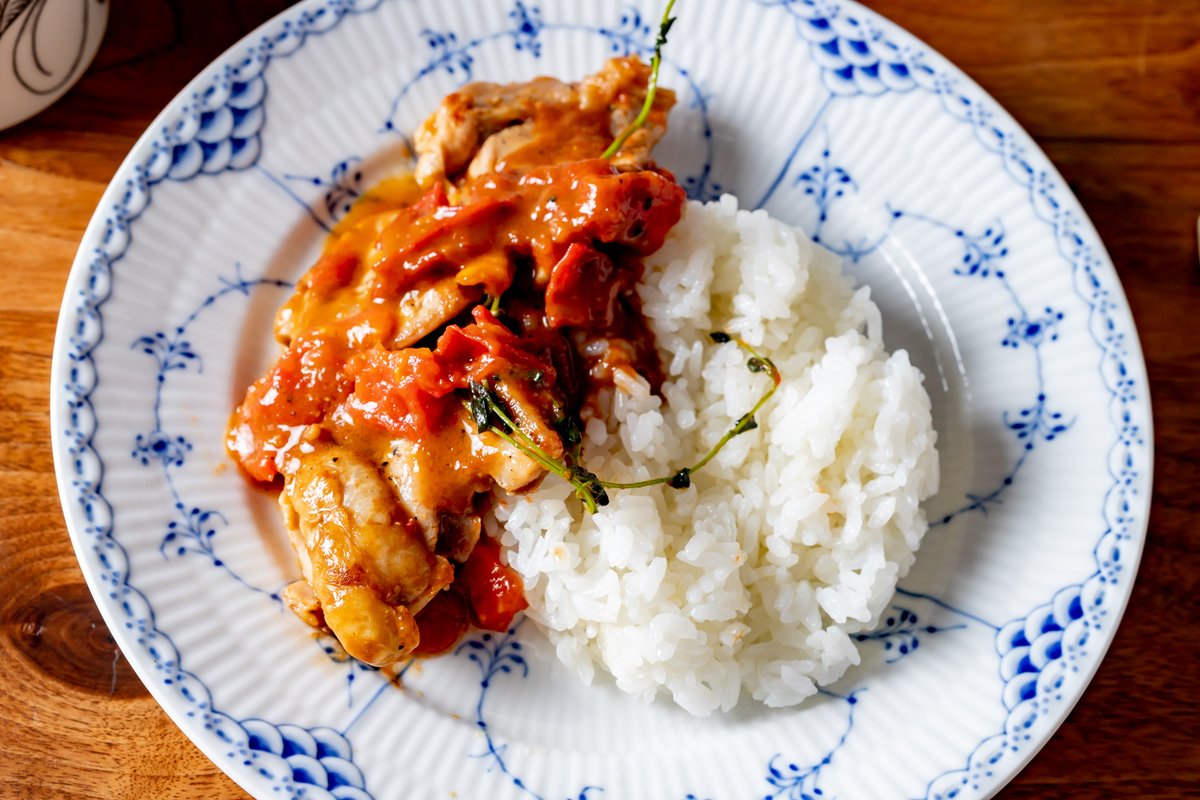 ぶち猫 若山曜子 フライパン煮込み より 鶏もも肉のトマト煮 味付けは塩とバルサミコ酢だけなのに不思議とご飯が進む味 家庭菜園のタイムがよい香り おかひじきのオムレツは中にtake Zoのコンビーフ入りで とろりとした食感 チキンストックで作っ ぶち猫 若山曜子 フライパン煮込み より 鶏もも肉のトマト煮 味付けは塩とバルサミコ酢だけなのに不思議とご飯が進む味 家庭菜園のタイムがよい香り おかひじきのオムレツは中にtake Zoのコンビーフ入りで とろりとした食感 チキンストックで作っ