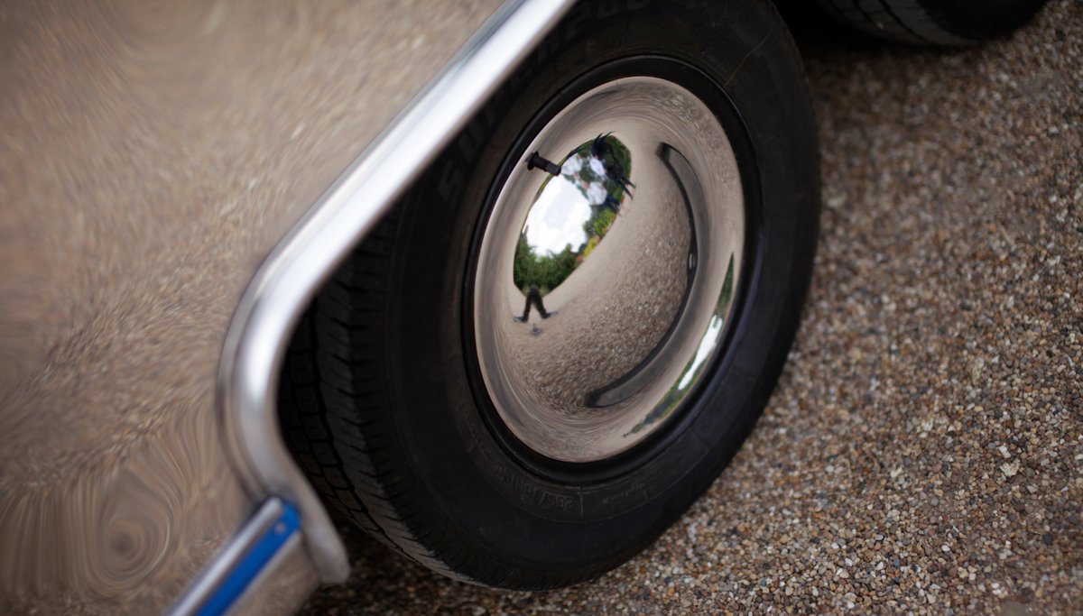 "A flying saucer landing could not have created more of an interest than an Airstream caravan." Vincent Price - who are we to argue with that! Find out more here themobileroom.com