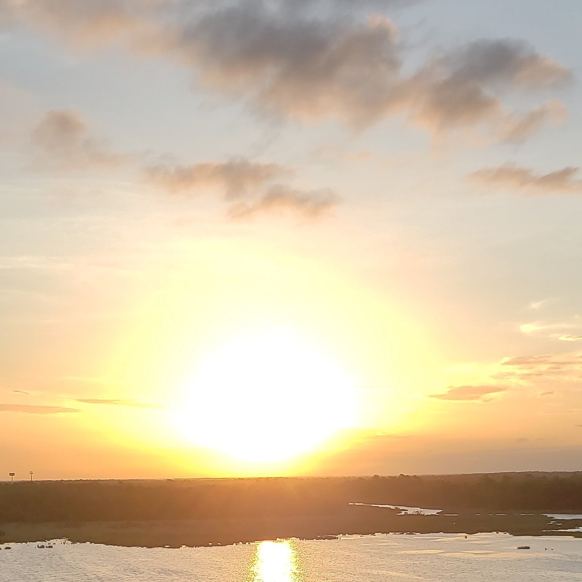 BrownwaterB's tweet photo. Good morning from #pascagoula
#brownwaterb #biloxi #oceansprings #diberville #gulfport #mscoastlife #visitmsgulfcoast #secretcoast #gulfofmexico #visitmississippi #sunrise https://t.co/dVwT1oIaQG