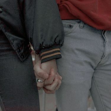 I'ᥣᥣ bᥱ thᥱrᥱ for ყoᥙ~ 
Bᥙt ყoᥙ gottᥲ bᥱ thᥱrᥱ for mᥱ too. ᴮᵘᶰᶰʸ ᵇᵒʸ

Our friendship is better than any of your lovestories oops