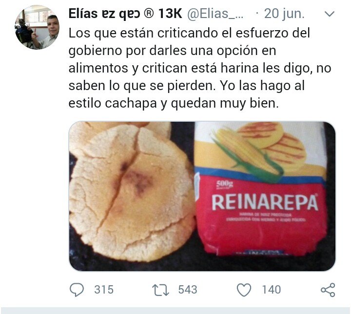 AsktoMandrake's tweet photo. No supero la foto de la arepa de @Elias_Cabeza con la harina que les dan en el CLAP.

Al lado de la foto del empaque parece que muestra una arepa que tuvo un accidente y al lado la foto normal antes del carajazo.

Se comen esa mierda y dicen que están venciendo a la oligarquía. https://t.co/cAyB6oKlEE