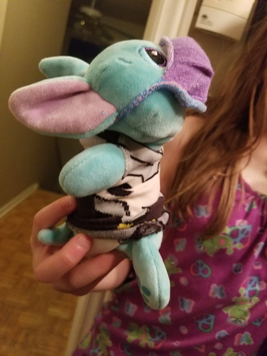 SarahoftheHaven's tweet photo. My kid's creativity these days has skyrocketed. It was only matter time for this ...
#MaskUp
#UnmatchedSocks https://t.co/Lg28oCnCJ0
