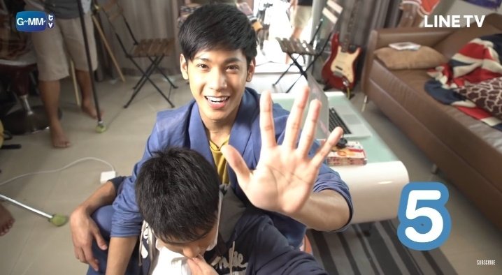 I luv how ohm clings to Singto all the time, it's so cute #เชงเม้ง  #เชงเม้งLIVEonLINETVDay2