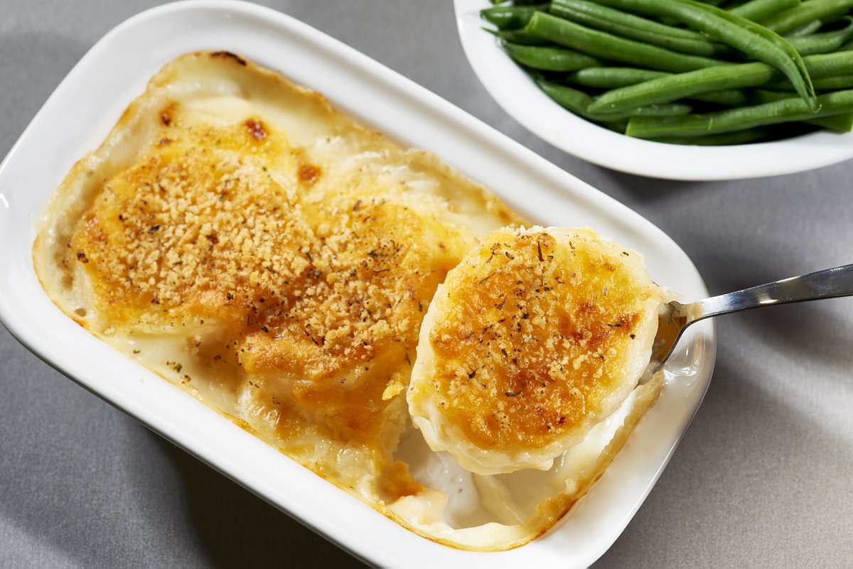 LucasIngredient's tweet photo. #CreamyPotatoGratin makes a great side dish that's a little bit more special. Slices of potato, with a deliciously cheesy sauce and a sprinkle of cheese on top. Yummy!
https://t.co/GTZ1LGkJx7
#SideDishes #EatOutatHome #StayatHomeMenu #RestaurantStyleRecipes #BechamelSauce https://t.co/QSwvPdJfcw