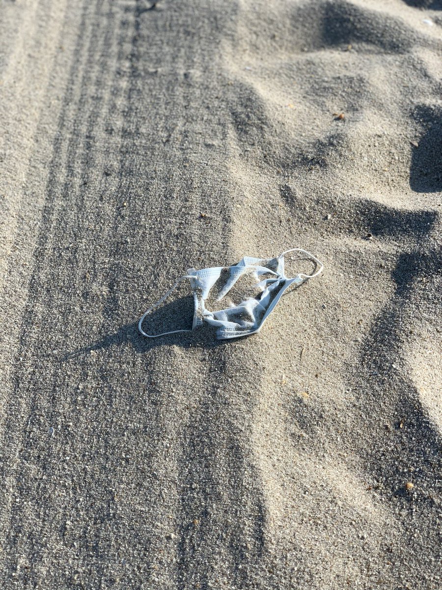 leolovelemon's tweet image. To those who are enjoying the beautiful shore, thanks for wearing a mask but please don’t litter. @NJGov #JerseyShore #DoTheRightThing #Masks
