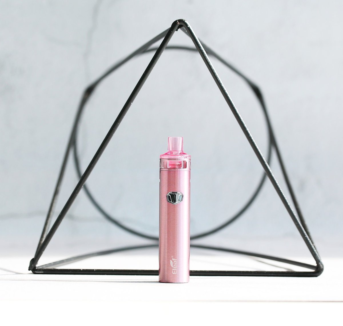 The 1500mAh battery in the iJust AIO makes for a perfect kit for any vaper 💨 

#newcolour #vape #vaping #ijust #ijustaio #pink #thinkpink #thinkpink