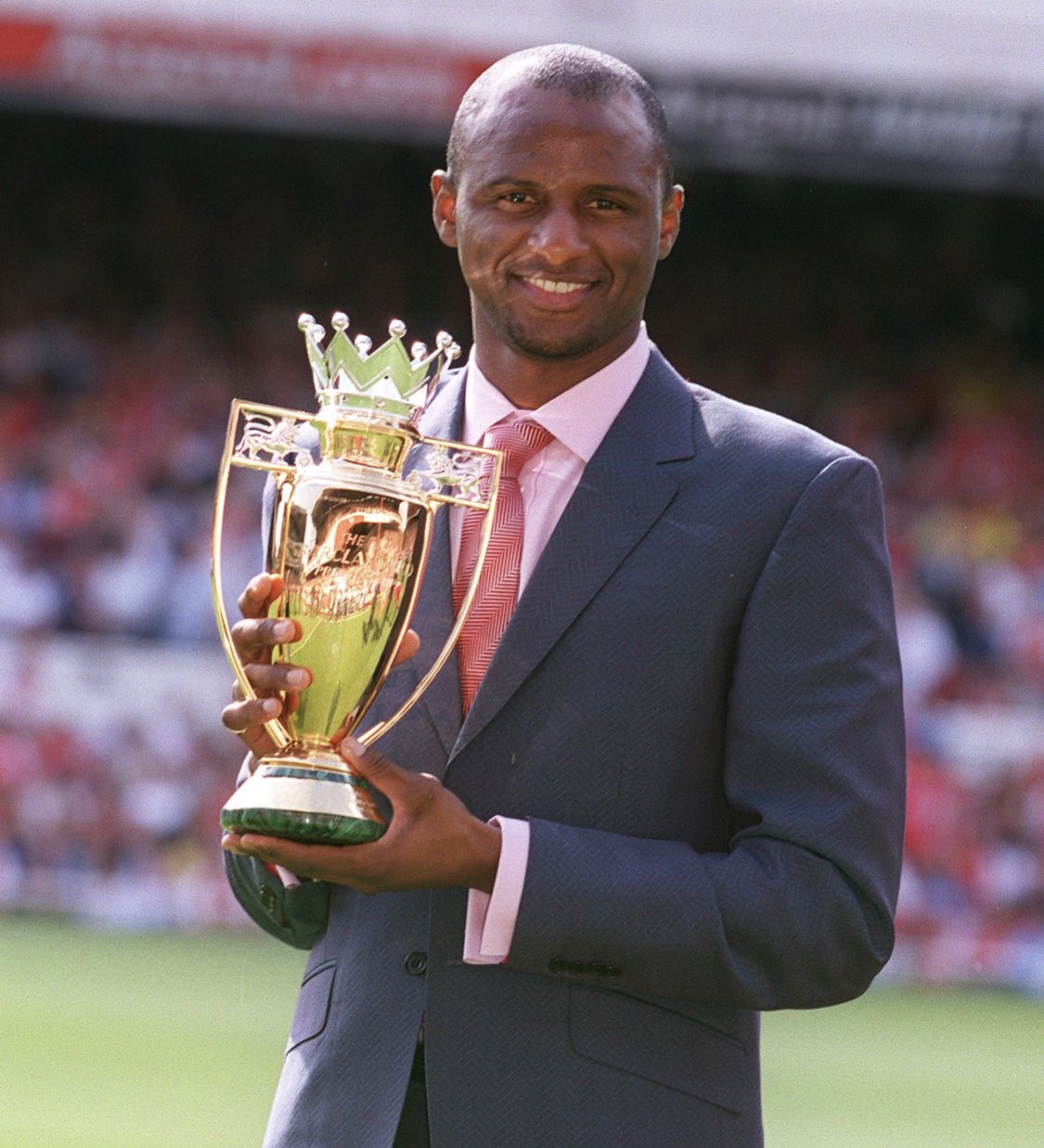 Happy birthday to one of the best midfielders in the world, a true Arsenal Legend, Patrick Vieira. 