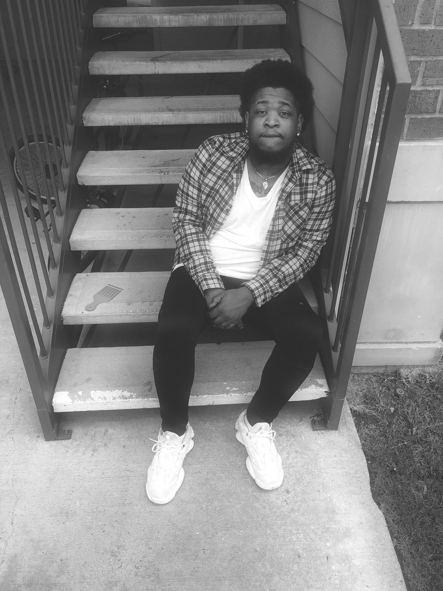 TheRealBubbaT's tweet photo. Its my birthday maneee &amp; my project drop 6 pm 💪🏾😁 https://t.co/uagpcPIDJa