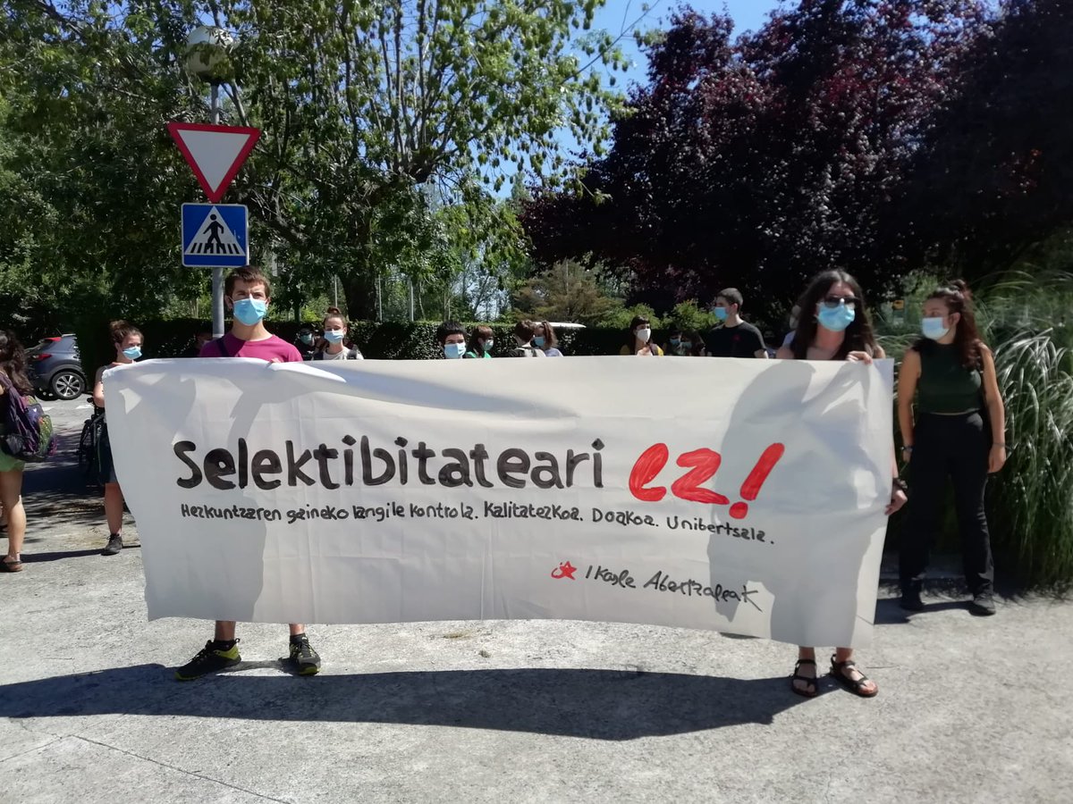 IAS_irunerria's tweet photo. 🔴 Gaur selektibitate eredu burgesaren kontra konzentratu gara! 

Ikasleok ez dugu gure etorkizuna baldintzatuko duen probarik onartuko! https://t.co/lmBp8oqa8W
