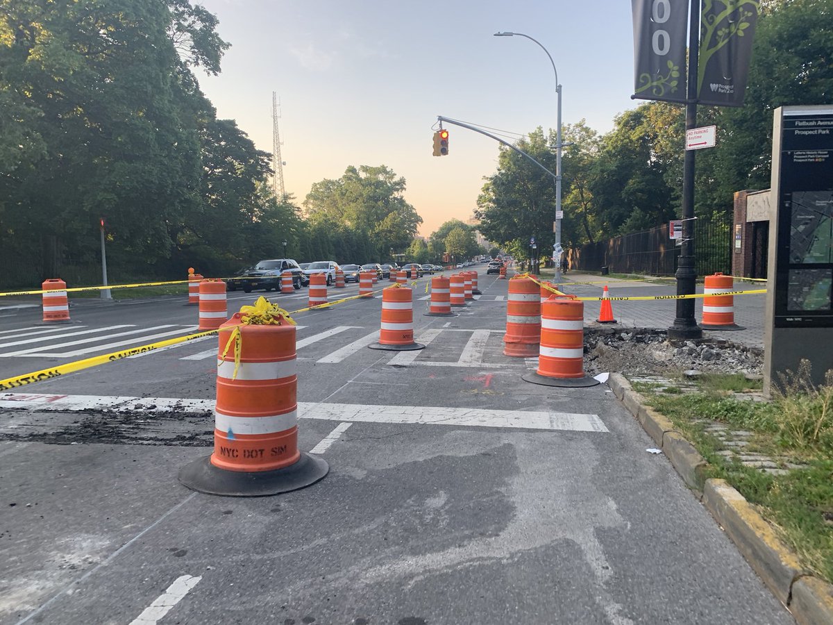 D00RZ0NE's tweet photo. #FixFlatbush #bikeNYC lane update: https://t.co/V62fTIZ2I5