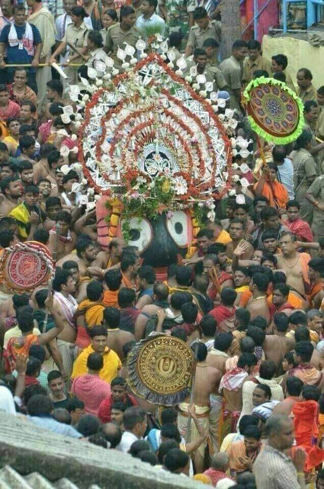 PoliRaha's tweet photo. May the chariots bring new zeal and happiness in our life.
#happyrathyatra2020 😊😊
#JaiJagannath 🙏🙏🌹🌹 https://t.co/gzafRGGNkd