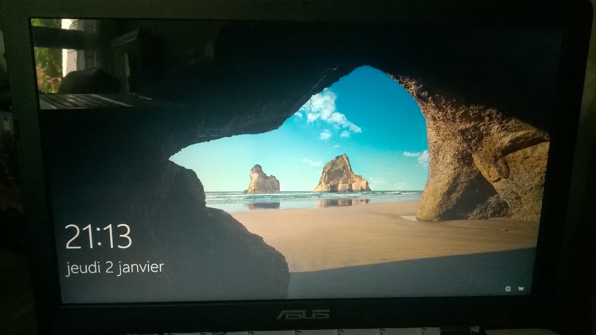 SolidInfo16's tweet image. Et la patience paie! Bon petit souci de date et configuration à faire mais après quelques manipulations il est allumé #windows10 #reinitialisation