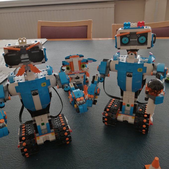 BGCWales's tweet photo. Today we are going to tell you about #CodingWeek2019. We went to several boys' and girls' clubs to deliver a workshop about coding, with the aim of helping young people to improve their digital skills and build their confidence #YouthWorkWeek https://t.co/MD3lzocK8R