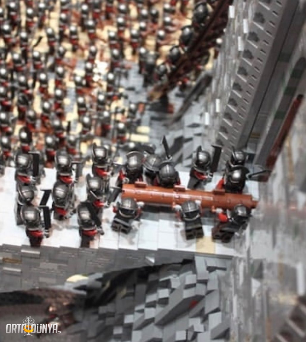 OrtaDunyaCom's tweet photo. Tam 150.000 parçalık #LEGO seti ile Miğfer Dibi Savaşı'nın canlandırması. https://t.co/k967b4US98