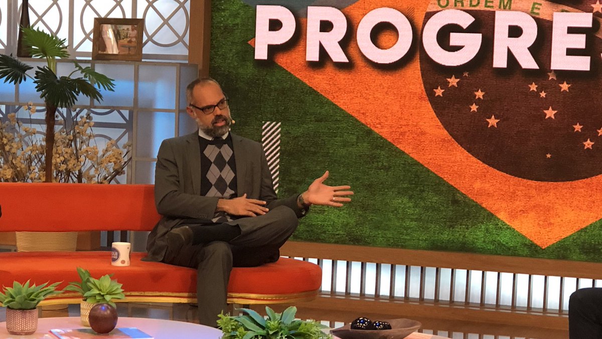 Jornalista Allan dos Santos diz que a “onda conservadora” é, na verdade, o “reencontro do brasileiro com o conservadorismo”, destacando a importância de Olavo de Carvalho nesse processo. 

#AquiNaBand