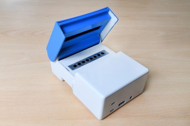 GBElectronicsUK's tweet photo. GBE has teamed up with @Us_UniqueSecure, Inovo Robotics,@Bruneluni,@LancasterUni and @UniOfSurrey to develop an inexpensive, rapid diagnostic test kit which can detect the presence of #COVID19 of six different patients simultaneously in under 30 minutes: https://t.co/k8kFKQVKUw. https://t.co/ooSABSOFEC