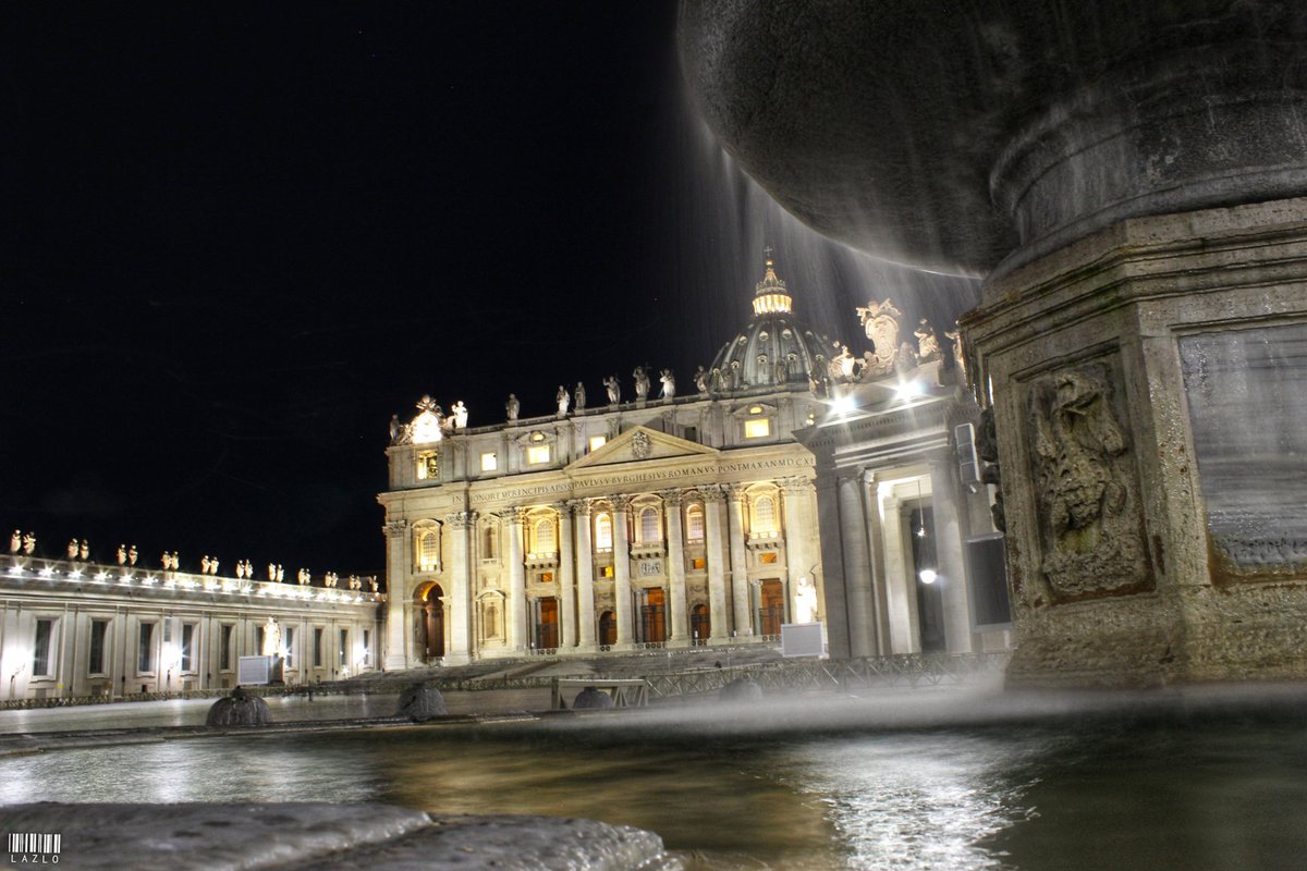 Perché #Roma mantiene il suo fascino anche di notte.

#iloveitaly #Roma #night #charm #Italy #Italia