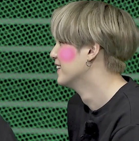 syubhoya's tweet photo. no one: 

run editors: QUICK PUT A BLUSH FILTER ON HIM https://t.co/zw2AxzrgLz
