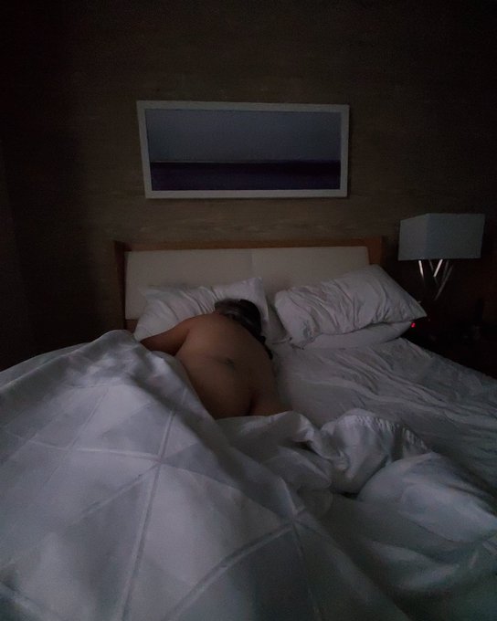 Renee Knox’s pics and videos