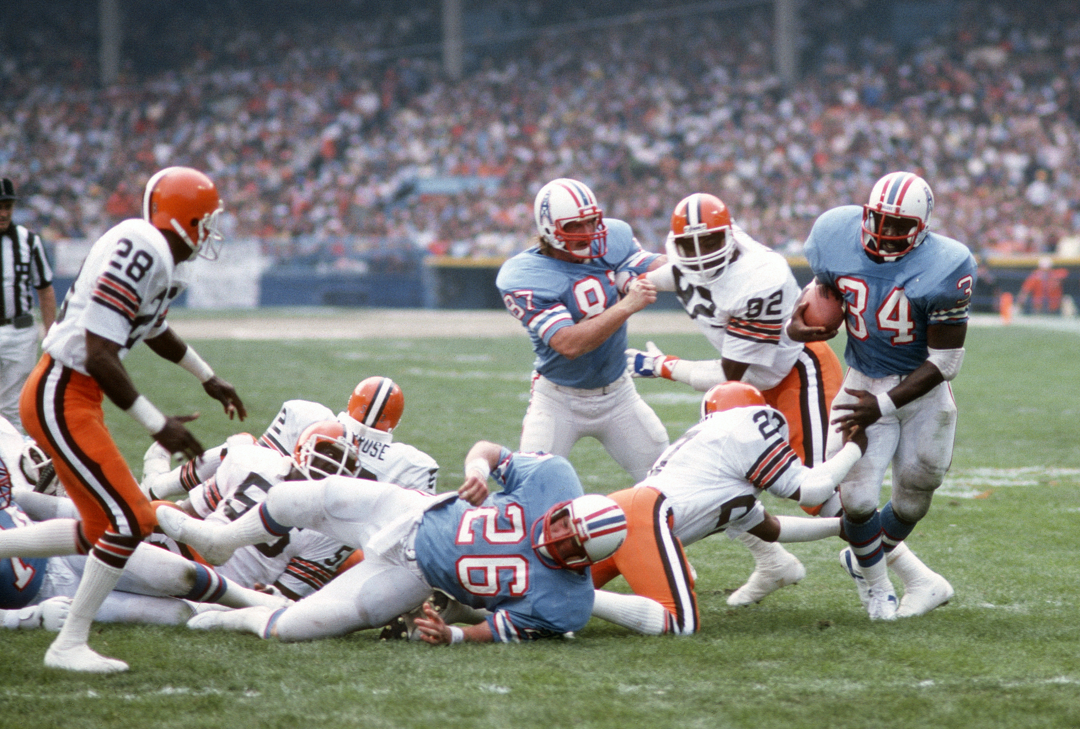Mitchell & Ness on X: • 3x 1st Team All-Pro • 5x Pro Bowl • 3x Offensive Player Of The Year • 1979 NFL MVP #HBD to LEGENDARY Running Back, Earl Campbell