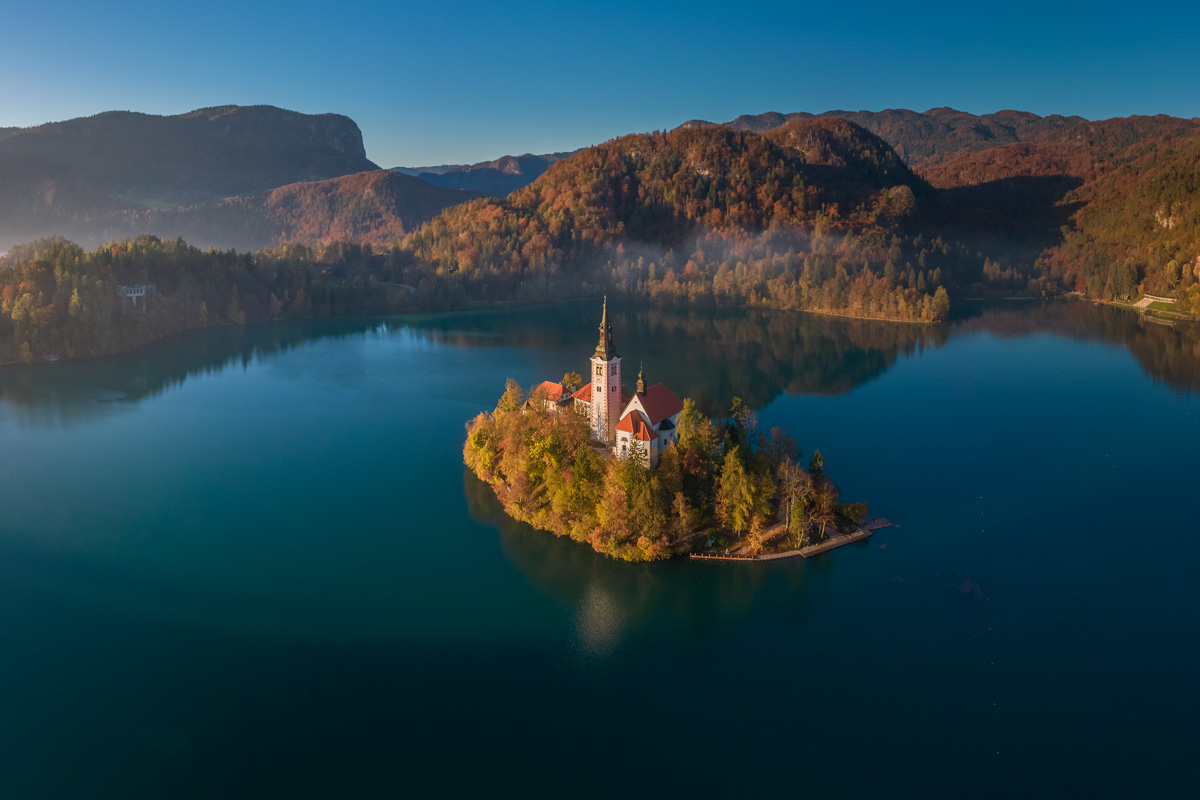 Early morning flight over lake Bled
#slovenia #bled #lake #lakebled #bledlake #bledisland #ifeelsLOVEnia #nature #landscapephotography #birdsview #aerialphotography #fromwhereidrone #mavi2pro #droneaddict #dronephotography #droneview #autumncolours #autumncolours #autumnvibes