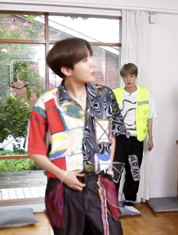 ปป ✨🥐 | REST tweet media