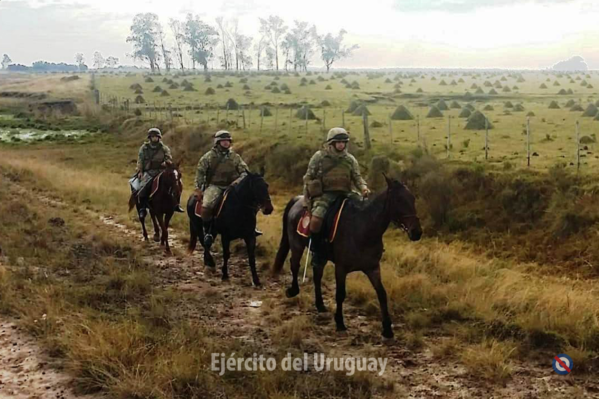 EJÉRCITO DE URUGUAY - Página 29 EbMs-E7XgAAqTwi?format=jpg&name=medium