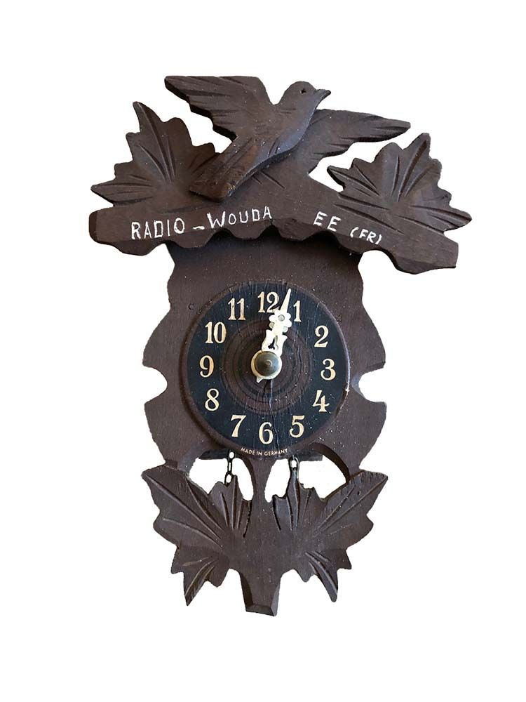 Menze Renses Wouda, de oprichter van Wouda Installatietechniek, had een voorliefde voor klokken. Een koekoeksklokje kon dan ook niet ontbreken in een huis, vond hij. Extra leuk om dit koekoeksklokje terug te zien, dat als relatiegeschenk werd weggeven in de jaren 60 #Woudadronten